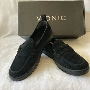 NWT Vionic Women’s Black Lug Penny Suede Loafers Size 5